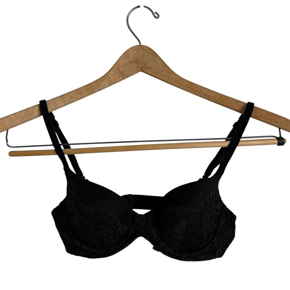 Victoria's Secret Body Lined Perfect Coverage Black Lace Bra 32C Underwire